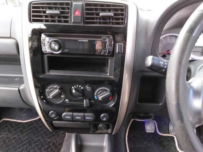 ジムニーランドベンチャー 4WD　パートタイム4WD　ABS　ICターボ　フロア5速　キーレス　ドアミラーウインカー　レザーシート　ETC　ワンオーナー車　車検令和9年8月 660