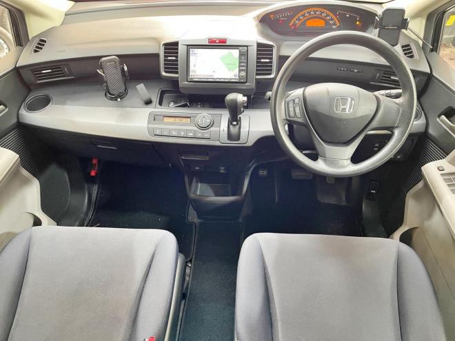 フリード1.5GエアロLパッケージ 4WD 5年保証 スマキー パワスラ ナビTV Bカメ ETC 寒冷地仕様 禁煙 車検整備2年付 修復歴無