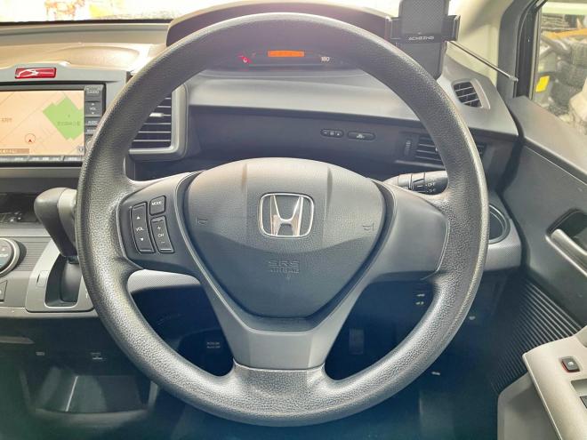 フリード1.5GエアロLパッケージ 4WD 5年保証 スマキー パワスラ ナビTV Bカメ ETC 寒冷地仕様 禁煙 車検整備2年付 修復歴無