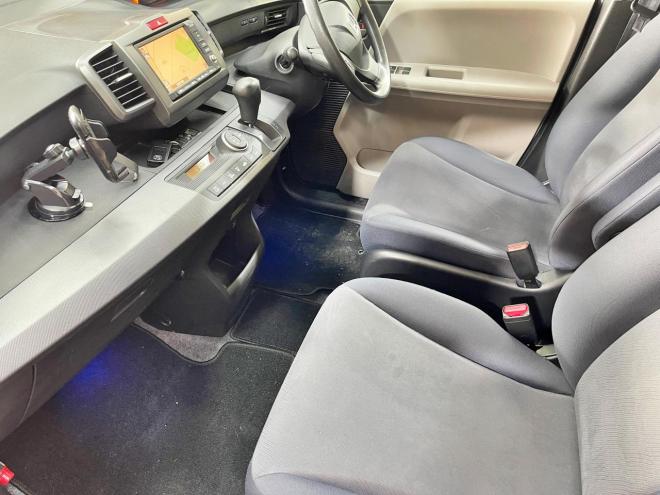 フリード1.5GエアロLパッケージ 4WD 5年保証 スマキー パワスラ ナビTV Bカメ ETC 寒冷地仕様 禁煙 車検整備2年付 修復歴無