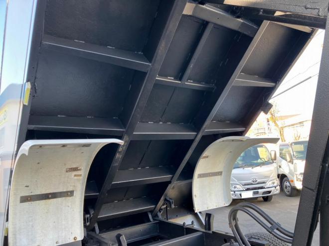 レンジャー中古　ロング深ダンプ　中型トラック