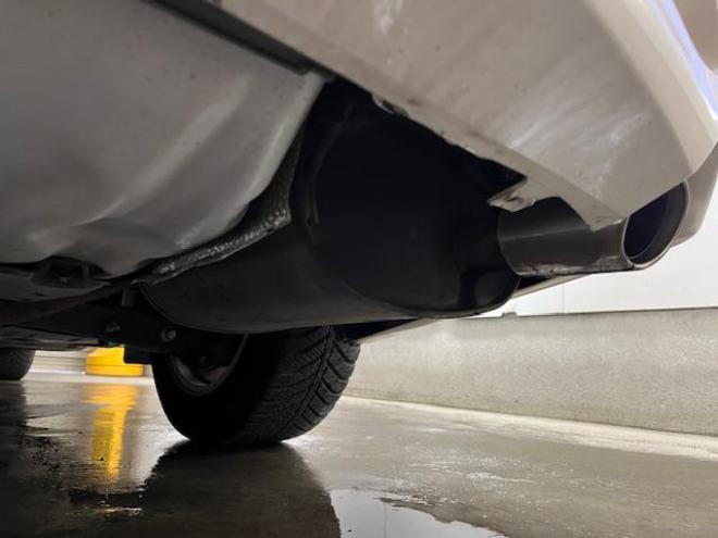 マークXプレミアム　Ｆｏｕｒ　本州仕入　寒冷地仕様　禁煙車　純正ハーフレザーシート　純正１６インチＡＷ　社外１６ＡＷ＋スタッドレスタイヤ付　純正ナビ　地デジ　Ｂｌｕｅｔｏｏｔｈオーディオ　バック＆サイドカメラ　パークアシスト 4WD 2500 4Dr