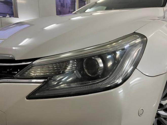 マークXプレミアム　Ｆｏｕｒ　本州仕入　寒冷地仕様　禁煙車　純正ハーフレザーシート　純正１６インチＡＷ　社外１６ＡＷ＋スタッドレスタイヤ付　純正ナビ　地デジ　Ｂｌｕｅｔｏｏｔｈオーディオ　バック＆サイドカメラ　パークアシスト 4WD 2500 4Dr