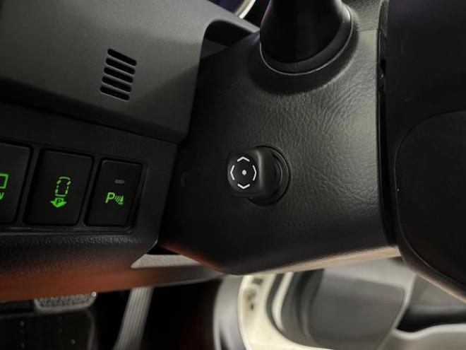 マークXプレミアム　Ｆｏｕｒ　本州仕入　寒冷地仕様　禁煙車　純正ハーフレザーシート　純正１６インチＡＷ　社外１６ＡＷ＋スタッドレスタイヤ付　純正ナビ　地デジ　Ｂｌｕｅｔｏｏｔｈオーディオ　バック＆サイドカメラ　パークアシスト 4WD 2500 4Dr