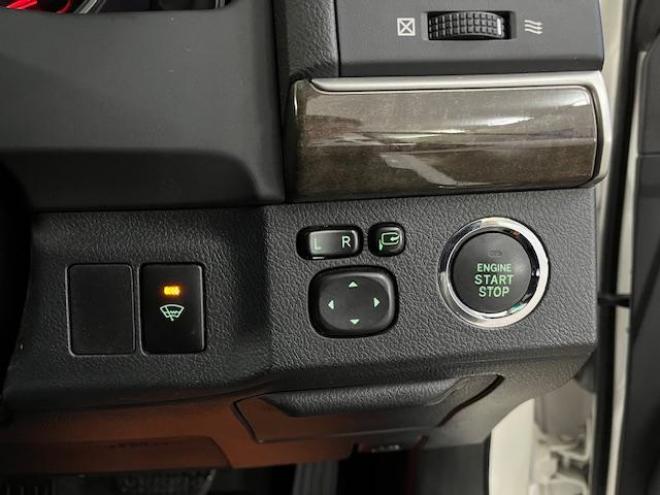 マークX２５０Ｇ　Ｆｏｕｒ　本州仕入　寒冷地仕様　禁煙車　純正１６インチＡＷ　社外１６ＡＷ＋スタッドレスタイヤ付　純正ナビ　地デジ　Ｂｌｕｅｔｏｏｔｈオーディオ　バックカメラ　ピットワーク製新品バッテリー　ＨＩＤヘッドライト 4WD 2500 4Dr