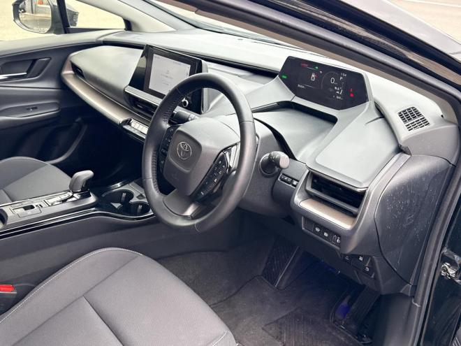 プリウス2.0G E-Four 4WD　ローンが不安な方＜優遇ローン＞　本州仕入　寒冷地仕様　軽減ブレーキ　レーンキープ 4WD 2000 5Dr