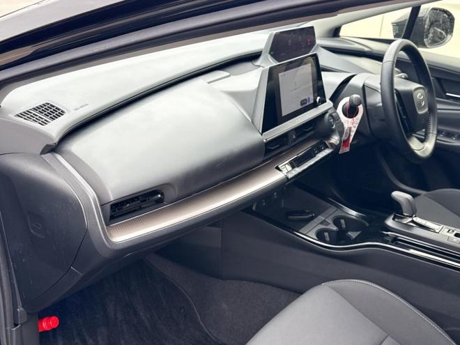 プリウス2.0G E-Four 4WD　ローンが不安な方＜優遇ローン＞　本州仕入　寒冷地仕様　軽減ブレーキ　レーンキープ 4WD 2000 5Dr