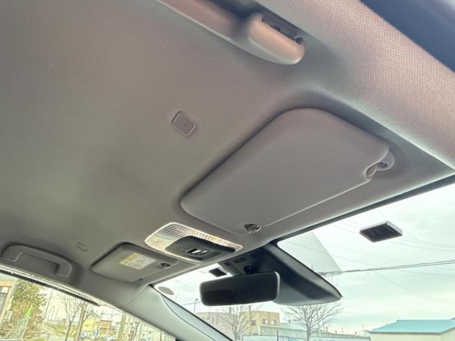 プリウス2.0G E-Four 4WD　ローンが不安な方＜優遇ローン＞　本州仕入　寒冷地仕様　軽減ブレーキ　レーンキープ 4WD 2000 5Dr