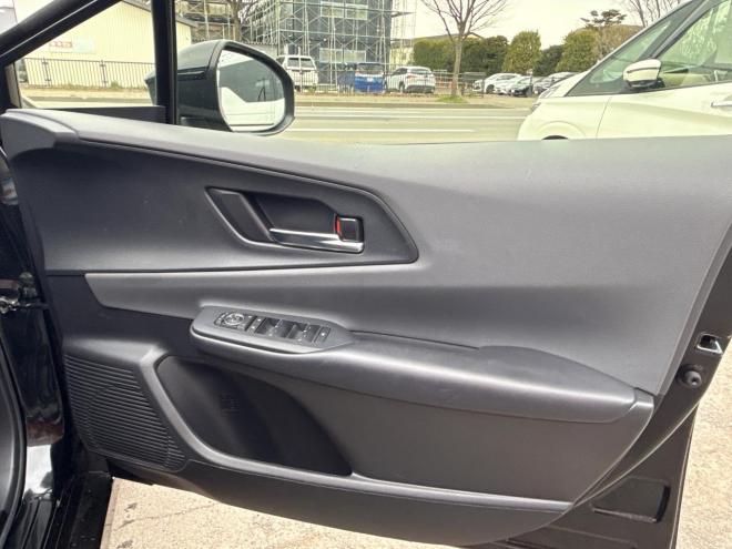 プリウス2.0G E-Four 4WD　ローンが不安な方＜優遇ローン＞　本州仕入　寒冷地仕様　軽減ブレーキ　レーンキープ 4WD 2000 5Dr