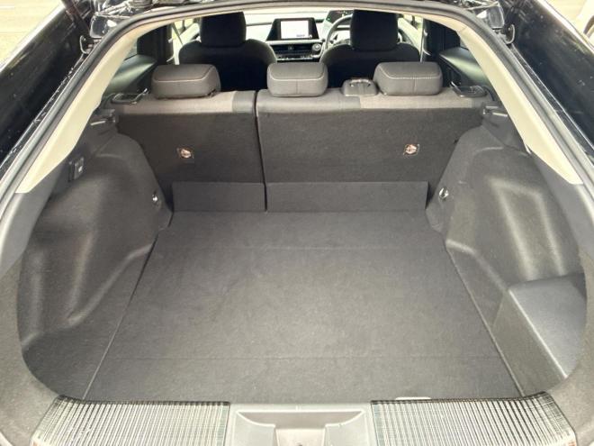 プリウス2.0G E-Four 4WD　ローンが不安な方＜優遇ローン＞　本州仕入　寒冷地仕様　軽減ブレーキ　レーンキープ 4WD 2000 5Dr