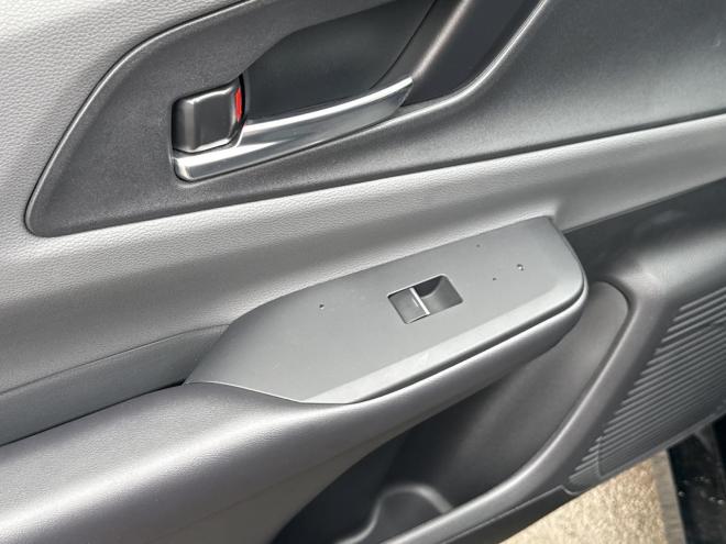 プリウス2.0G E-Four 4WD　ローンが不安な方＜優遇ローン＞　本州仕入　寒冷地仕様　軽減ブレーキ　レーンキープ 4WD 2000 5Dr