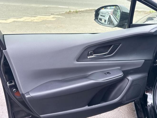 プリウス2.0G E-Four 4WD　ローンが不安な方＜優遇ローン＞　本州仕入　寒冷地仕様　軽減ブレーキ　レーンキープ 4WD 2000 5Dr