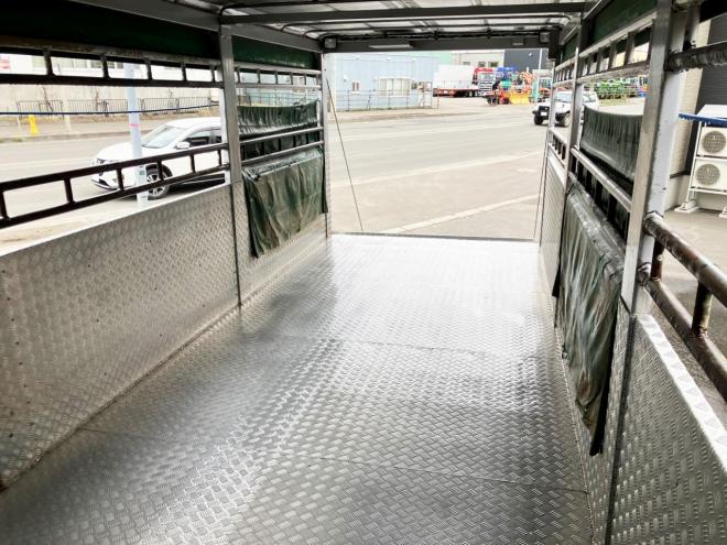 レンジャー中古　増t　家畜運搬車6.7m　中型トラック