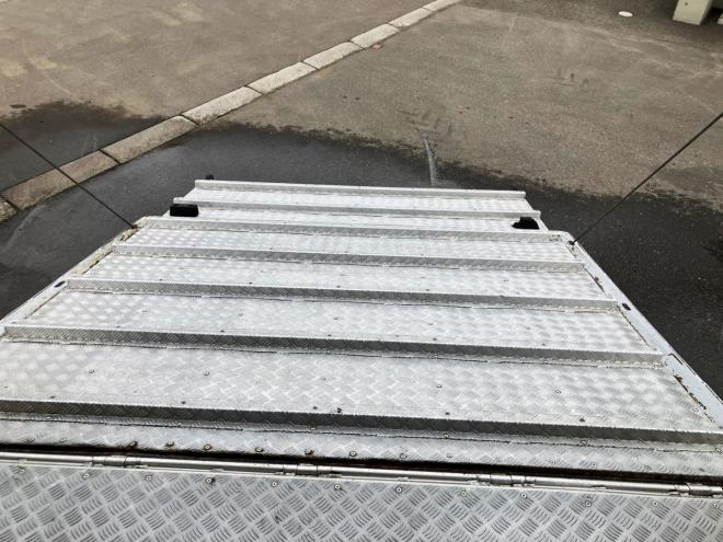 レンジャー中古　増t　家畜運搬車6.7m　中型トラック