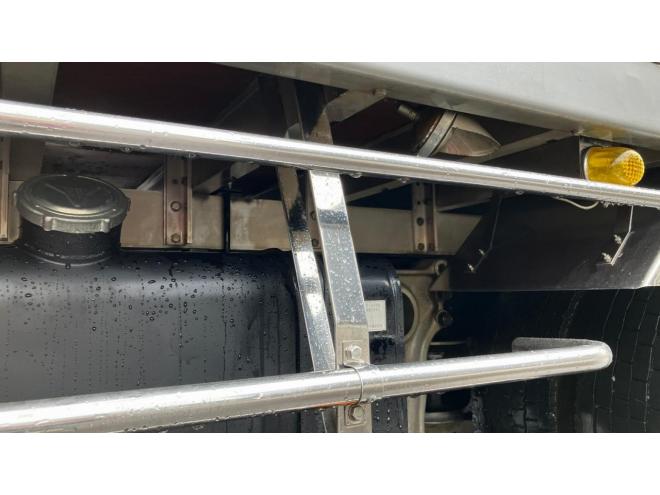 レンジャー中古　増t　家畜運搬車6.7m　中型トラック