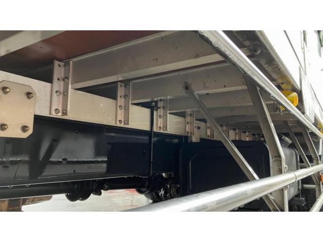 レンジャー中古　増t　家畜運搬車6.7m　中型トラック