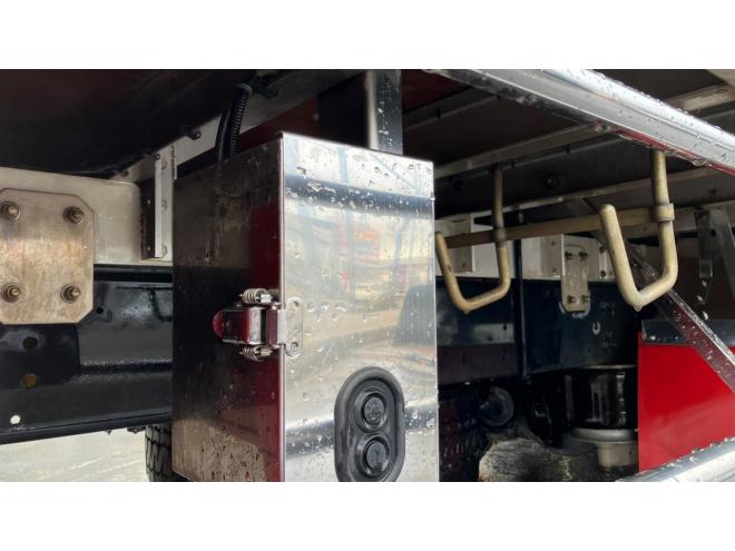 レンジャー中古　増t　家畜運搬車6.7m　中型トラック