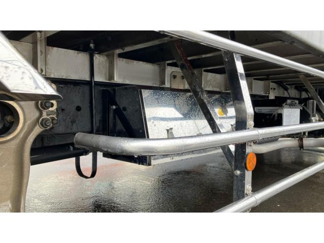 レンジャー中古　増t　家畜運搬車6.7m　中型トラック