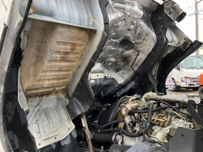 レンジャー中古　増t　家畜運搬車6.7m　中型トラック