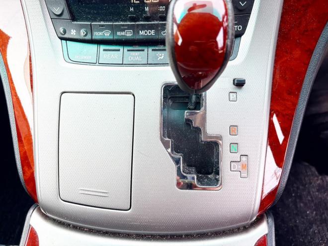 ヴェルファイア2.4Zプラチナセレクション 4WDローンが不安な方＜優遇ローン〉本州仕入　一年保証　寒冷地仕様 