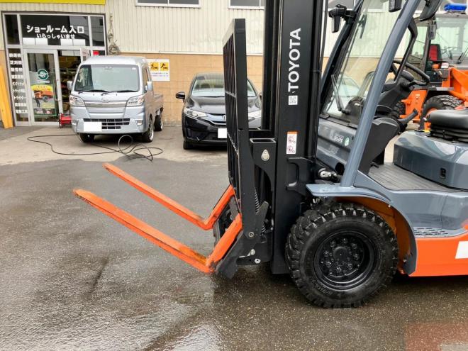 フォークリフトトヨタ　中古　8FD25　建機