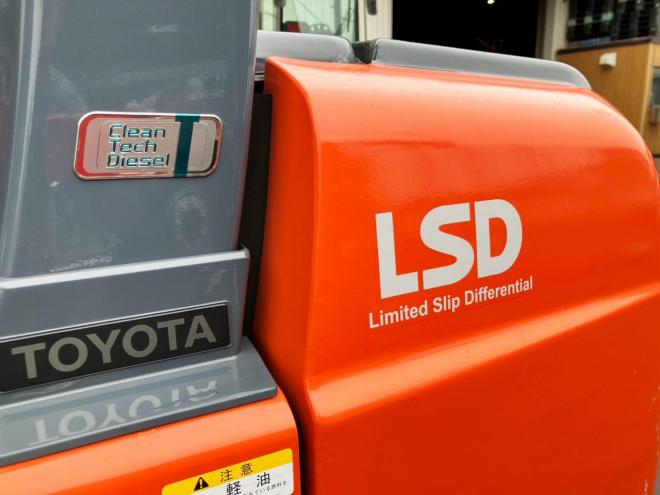 フォークリフトトヨタ　中古　8FD25　建機