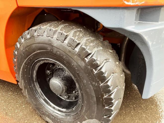 フォークリフトトヨタ　中古　8FD25　建機