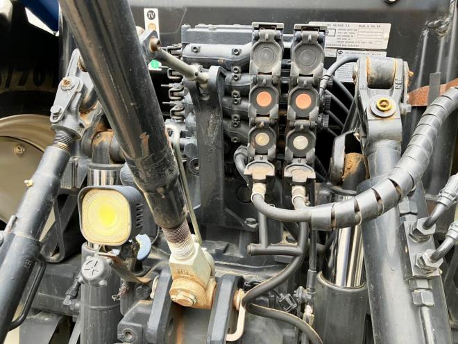 トラクターニューホランド　中古　T6.140