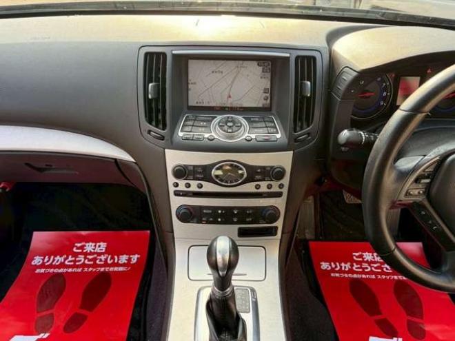 スカイライン2.5 250GT FOUR 4WD　ドライブレコーダー　ETC　パワステ　パワーウィンドウ　ナビ　電動シート　寒冷地仕様　アルミホイール　エアコン　盗難防止装置　キーレスエントリー　ABS　横滑り防止装置 2500