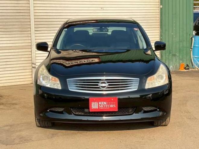 スカイライン2.5 250GT FOUR 4WD　ドライブレコーダー　ETC　パワステ　パワーウィンドウ　ナビ　電動シート　寒冷地仕様　アルミホイール　エアコン　盗難防止装置　キーレスエントリー　ABS　横滑り防止装置 2500