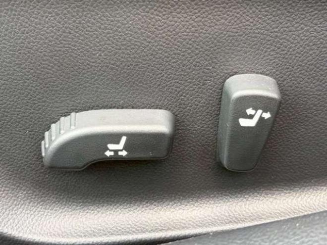 スカイライン2.5 250GT FOUR 4WD　ドライブレコーダー　ETC　パワステ　パワーウィンドウ　ナビ　電動シート　寒冷地仕様　アルミホイール　エアコン　盗難防止装置　キーレスエントリー　ABS　横滑り防止装置 2500