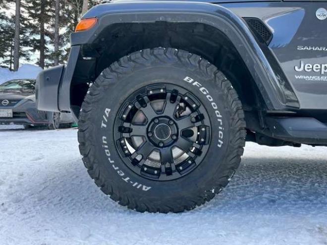 ラングラーアンリミテッド サハラ 3.6L 4WD　グラナイトグレー　エアコン　クルコン　パワステ　パワーウィンドウ　フロントカメラ　バックカメラ　キーレスエントリー　アルミホイール　ABS　横滑り防止装置　盗難防止装置　フルセグTV 正規輸入車 3600