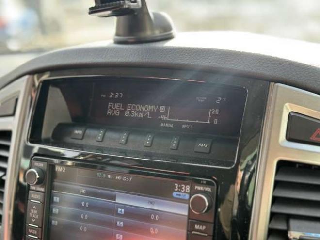 パジェロ3.2 ロング エクシード ディーゼルターボ 4WD　クルーズコントロール　パワステ　パワーウィンドウ　ABS　純正ナビ　バックカメラ　横滑り防止装置　盗難防止装置　純正アルミホイール 3200