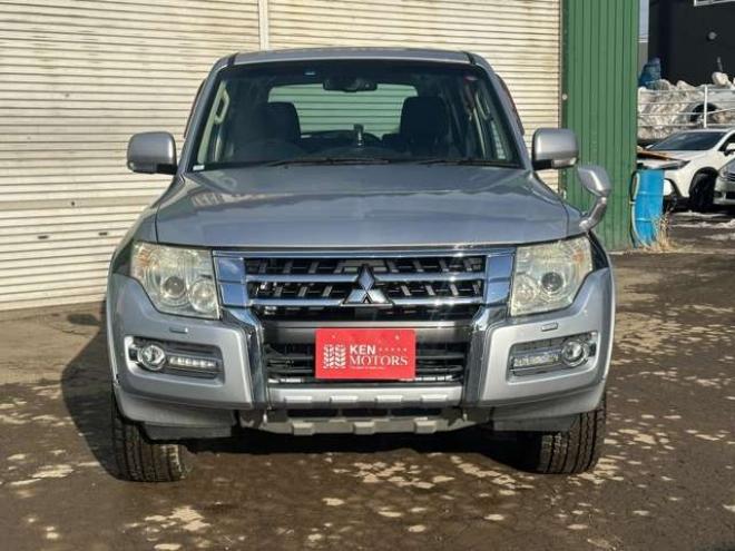 パジェロ3.2 ロング エクシード ディーゼルターボ 4WD　クルーズコントロール　パワステ　パワーウィンドウ　ABS　純正ナビ　バックカメラ　横滑り防止装置　盗難防止装置　純正アルミホイール 3200