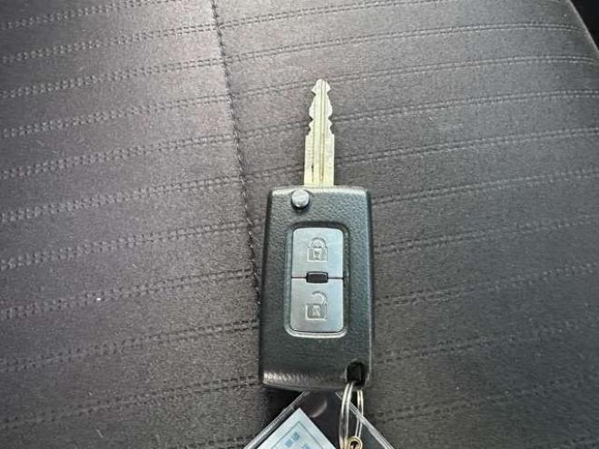 パジェロ3.2 ロング エクシード ディーゼルターボ 4WD　クルーズコントロール　パワステ　パワーウィンドウ　ABS　純正ナビ　バックカメラ　横滑り防止装置　盗難防止装置　純正アルミホイール 3200