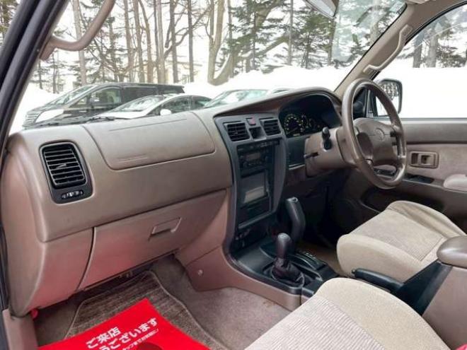 ハイラックスサーフ2.7 SSR-G 4WD　パワステ　パワーウィンドウ　キーレス　エアコン　ABS　ルーフレール　アルミホイール　寒冷地仕様　CD 2700