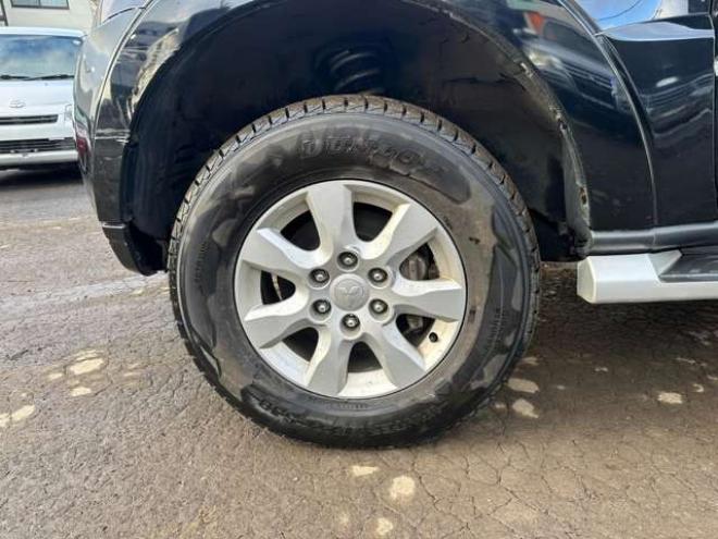 パジェロ3.2 ロング GR ディーゼルターボ 4WD　リフトアップ(ジャオス)　パワステ　パワーウィンドウ　社外ナビ　バックカメラ　純正アルミホイール　ETC　シートヒーター　3列シート　横滑り防止装置　盗難防止装置　ABS　キーレスエントリー 3200