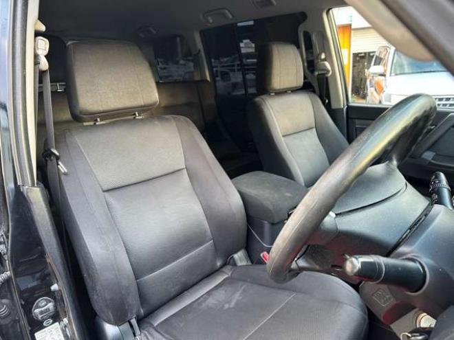 パジェロ3.2 ロング GR ディーゼルターボ 4WD　リフトアップ(ジャオス)　パワステ　パワーウィンドウ　社外ナビ　バックカメラ　純正アルミホイール　ETC　シートヒーター　3列シート　横滑り防止装置　盗難防止装置　ABS　キーレスエントリー 3200