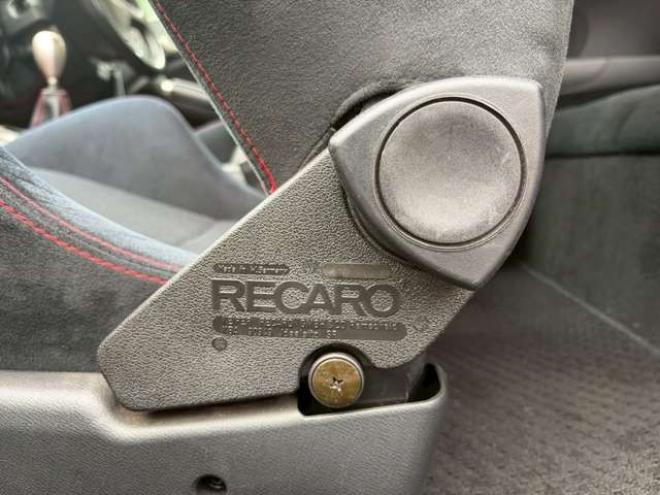 インテグラタイプR　2.0　ワンオーナー　レカロシート　パワステ　パワーウィンドウ　純正アルミホイール　ABS　キーレスエントリー　横滑り防止装置　エアコン　盗難防止装置 2WD 2000