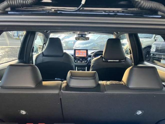 カローラクロス1.8 ハイブリッド Z E-Four 4WD　モデリスタエアロ　電動シート　電動リアゲート　バックカメラ　ETC　フルセグTV　パワステ　パワーウィンドウ　ABS　クルーズコントロール　アルミホイール　盗難防止装置　横滑り防止装置　ルーフレール 1800