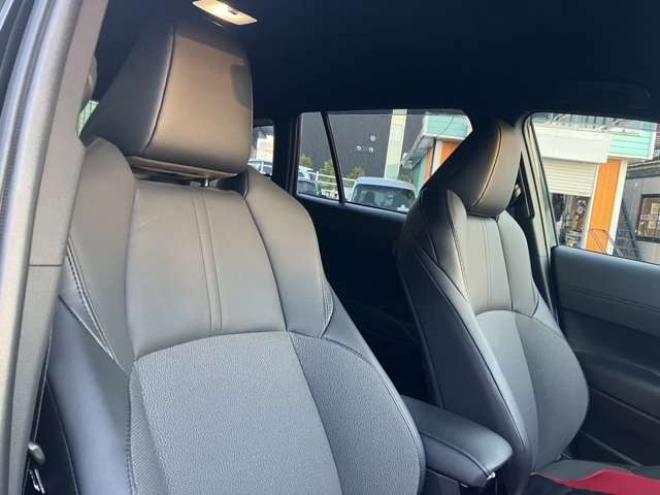 カローラクロス1.8 ハイブリッド Z E-Four 4WD　モデリスタエアロ　電動シート　電動リアゲート　バックカメラ　ETC　フルセグTV　パワステ　パワーウィンドウ　ABS　クルーズコントロール　アルミホイール　盗難防止装置　横滑り防止装置　ルーフレール 1800