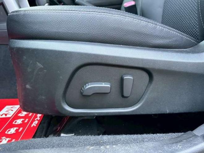 フォレスター2.0XT アイサイト 4WD　ターボ　パワステ　パワーウィンドウ　純正アルミ　ABS　キーレスエントリー　ETC　シートヒーター　社外エンジンスターター　パドルシフト　エアコン　電動シート　クルーズコントロール　盗難防止装置 2000