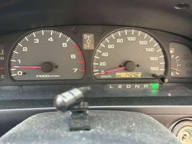 ハイラックスサーフ2.7 SSR-X Vセレクション 4WD　社外ナビ　バックカメラ　社外アルミホイール　エアコン　リフトアップ　パワステ　パワーウィンドウ　キーレスエントリー　ETC　ABS　ルーフレール 2700