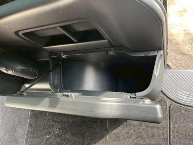 ハイエース2.7 GL ロング ミドルルーフ 4WD　10人乗り　パワステ　パワーウィンドウ　エアコン　社外ナビ　後席モニター　キーレスエントリー　片側スライドドア　盗難防止装置　フロントモデリスタ 2700