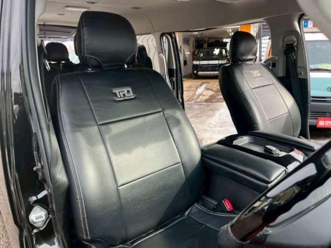 ハイエース2.7 GL ロング ミドルルーフ 4WD　10人乗り　パワステ　パワーウィンドウ　エアコン　社外ナビ　後席モニター　キーレスエントリー　片側スライドドア　盗難防止装置　フロントモデリスタ 2700