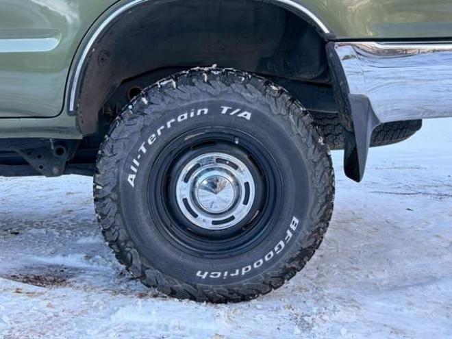 ハイラックスサーフ2.7 SSR-X ワイドボディ 4WD　全塗装済グリーン　リフトアップ　ETC　社外オーディオ　パワステ　パワーウィンドウ　純正アルミホイール　ABS　キーレス　ルーフレール 2700