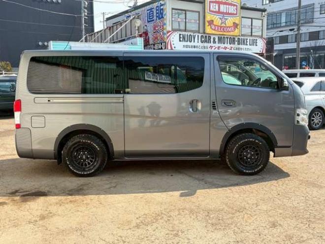 キャラバンNV350 2.5 プレミアムGX ロングボディ ディーゼルターボ 4WD　ヒッチメンバー　エンジンスターター　パワステ　パワーウィンドウ　純正ナビ　バックカメラ　ETC　社外アルミホイール　ABS　キーレスエントリー　ドライブレコーダー 2500