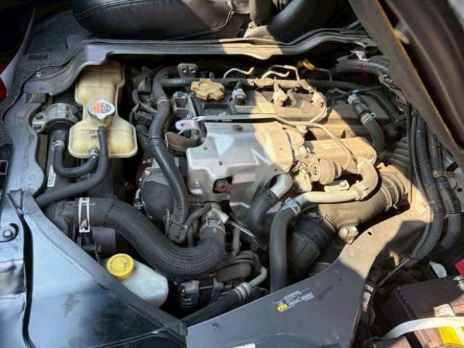 キャラバンNV350 2.5 プレミアムGX ロングボディ ディーゼルターボ 4WD　ヒッチメンバー　エンジンスターター　パワステ　パワーウィンドウ　純正ナビ　バックカメラ　ETC　社外アルミホイール　ABS　キーレスエントリー　ドライブレコーダー 2500