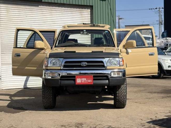 ハイラックスサーフ2.7 SSR-V ワイドボディ 4WD　US仕様　リフトアップ　全塗装済　社外ナビ　パワステ　パワーウィンドウ　ETC　バックカメラ　アルミホイール　ルーフレール　キーレスエントリー　ABS　エアコン 2700