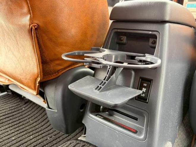 ハイラックスサーフ3.0 SSR-G ワイドボディ ディーゼルターボ 4WD　リフトアップ　全塗装済ベージュ　アルミホイール　メッキバンパー　サンルーフ　ETC　パワステ　パワーウィンドウ　ABS　キーレスエントリー　エアコン　寒冷地仕様 3000